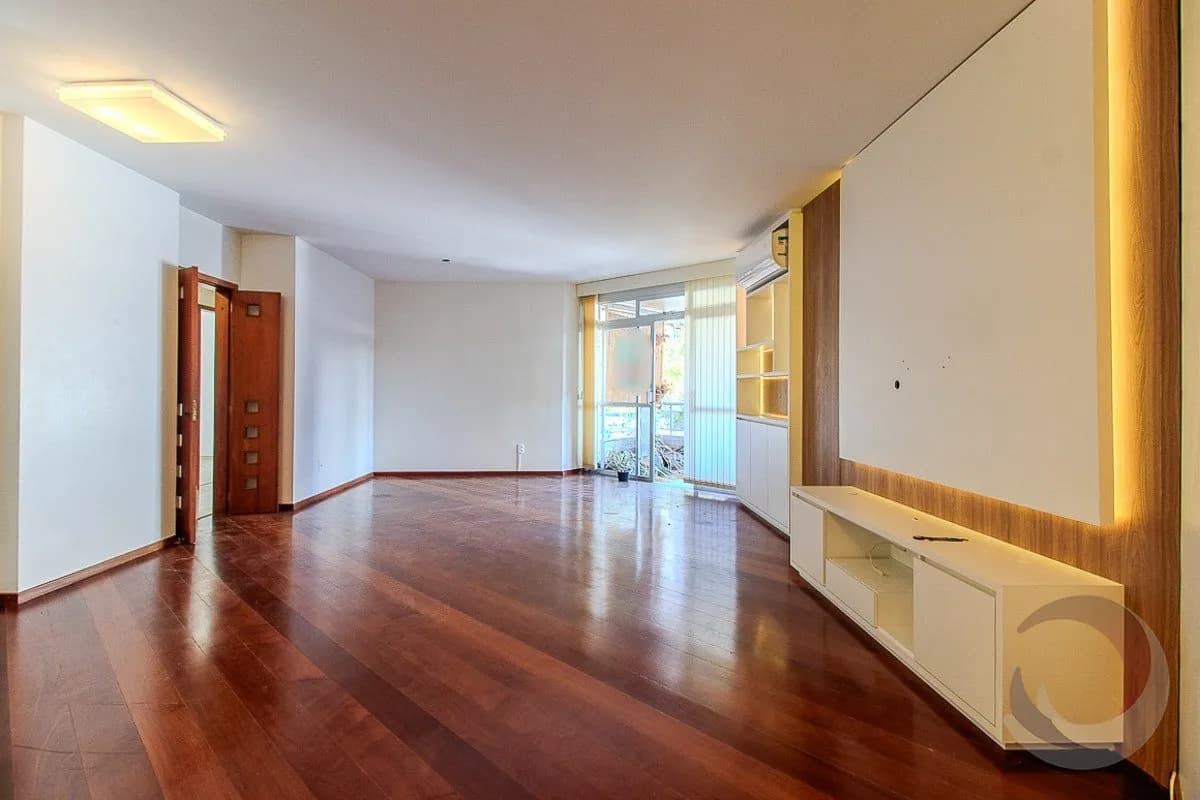Apartamento para venda com 3 dormitórios em Centro com 156 m² — foto principal