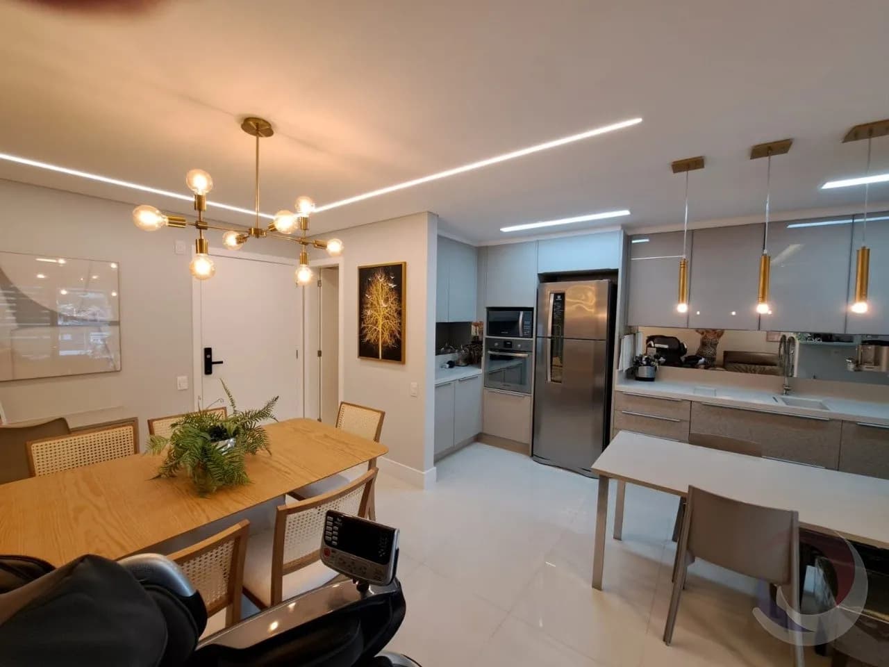 Apartamento para venda com 2 dormitórios em Agronômica com 101 m² — foto 3