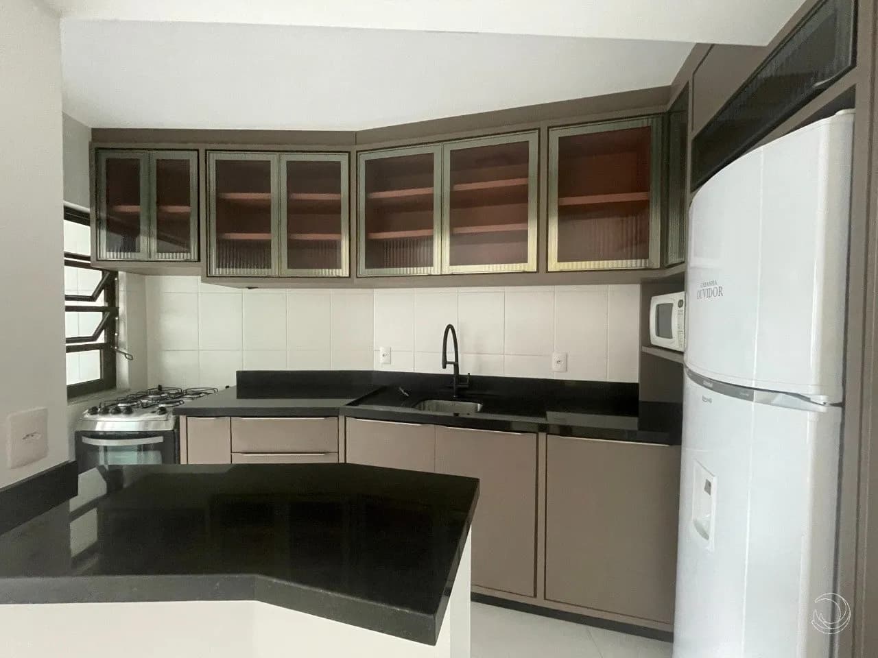 Apartamento para venda com 2 dormitórios em Agronômica com 69 m² — foto 3