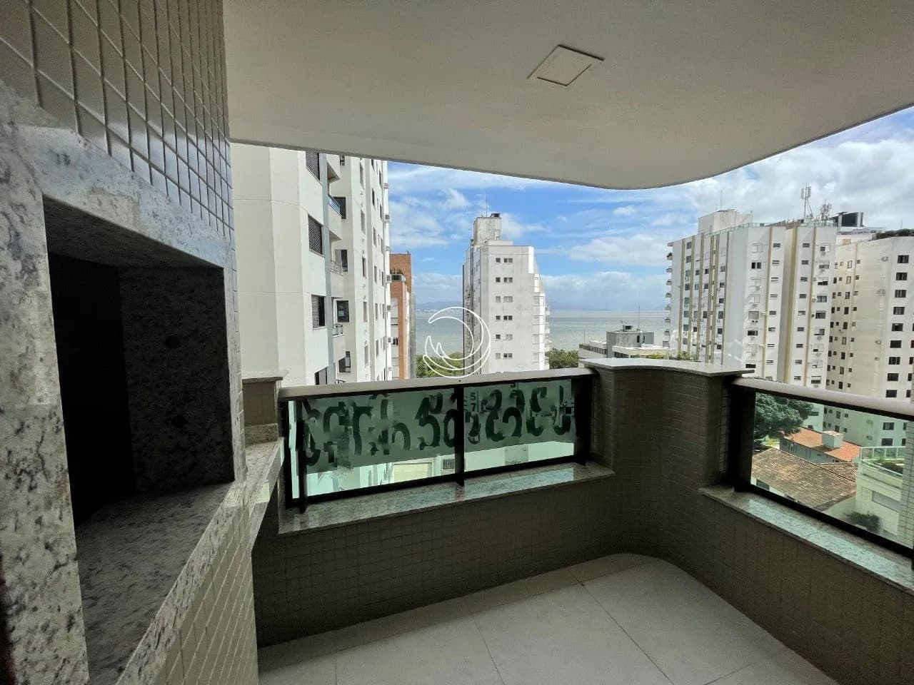 Apartamento para venda com 2 dormitórios em Agronômica com 69 m² — foto principal