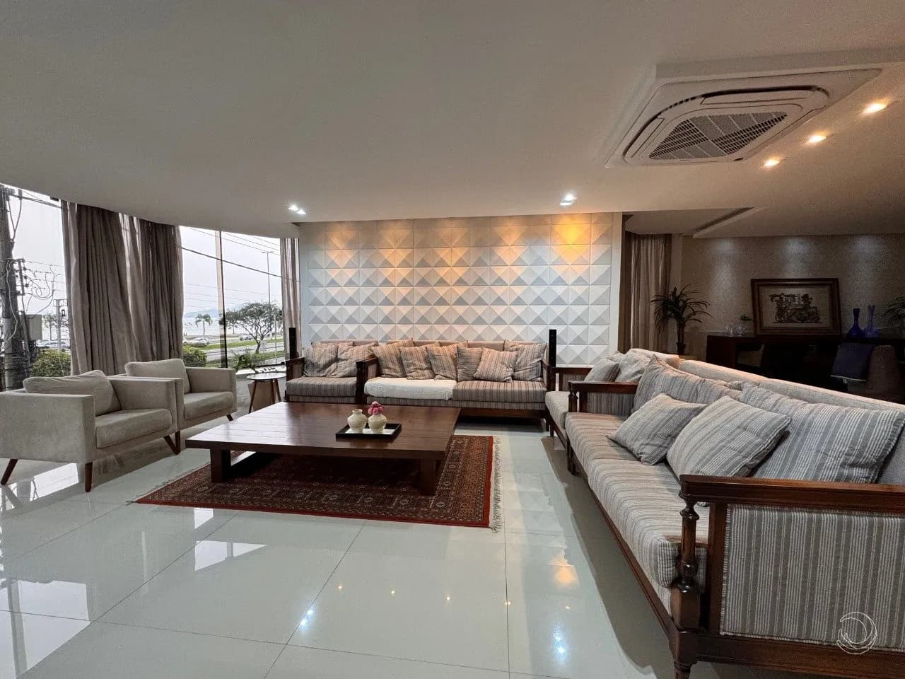 Apartamento para venda com 4 dormitórios em Beira Mar Norte com 331 m²