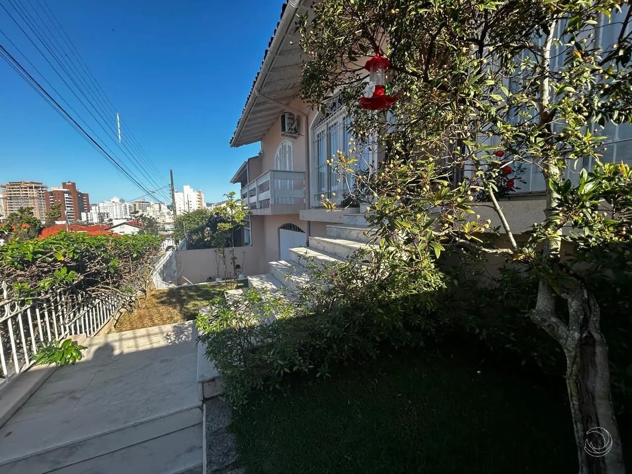 Casa para venda com 3 dormitórios em Estreito com 286 m² — foto 2