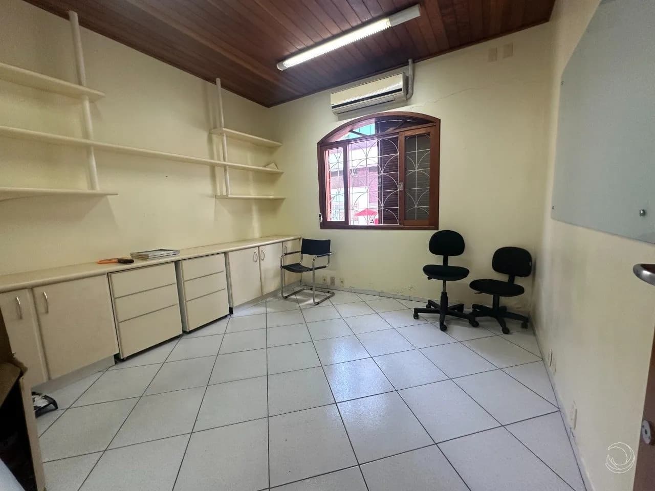 Casa para venda com 4 dormitórios em Centro com 120 m² — foto 2