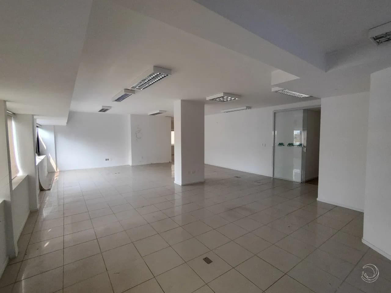 Sala comercial para venda em Centro com 410 m² — foto principal