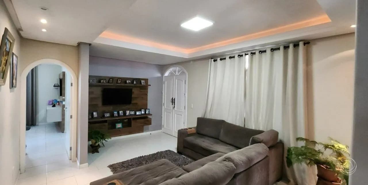 Casa para venda com 2 dormitórios em Praia Comprida com 296 m²