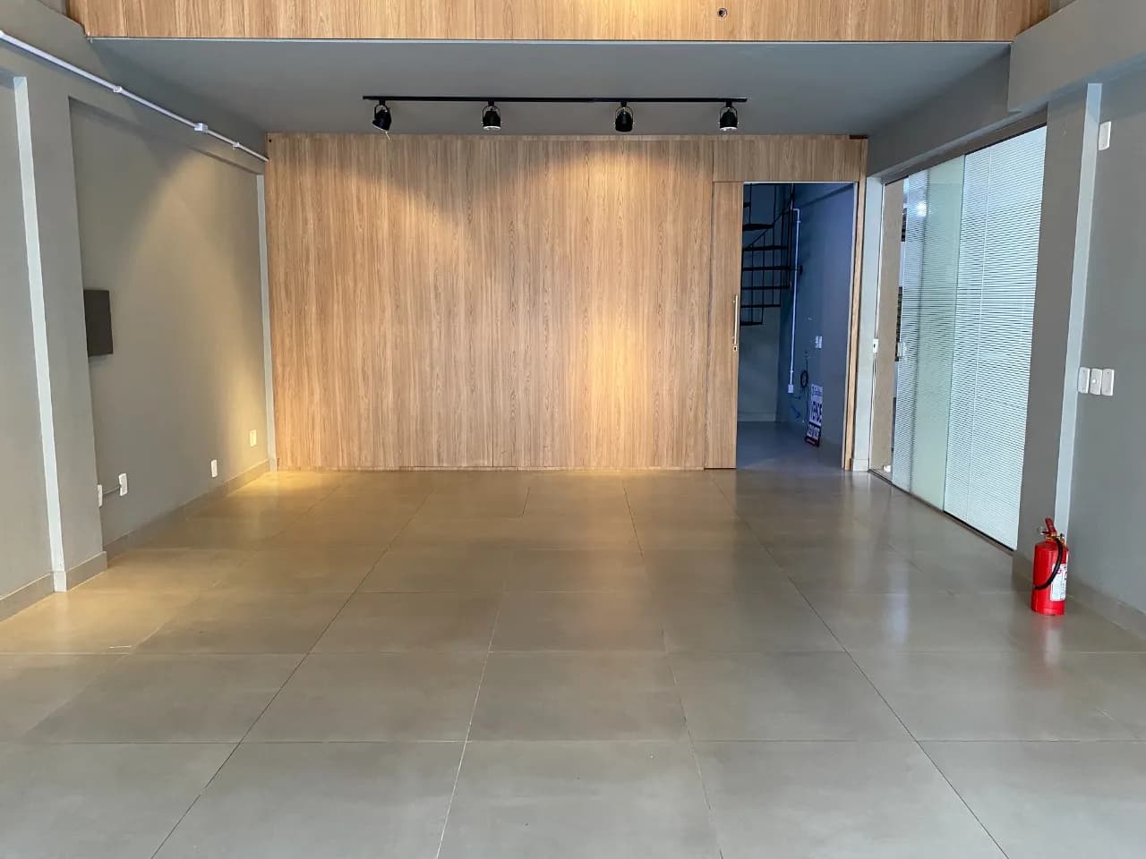 Loja para venda em Trindade com 90 m² — foto principal