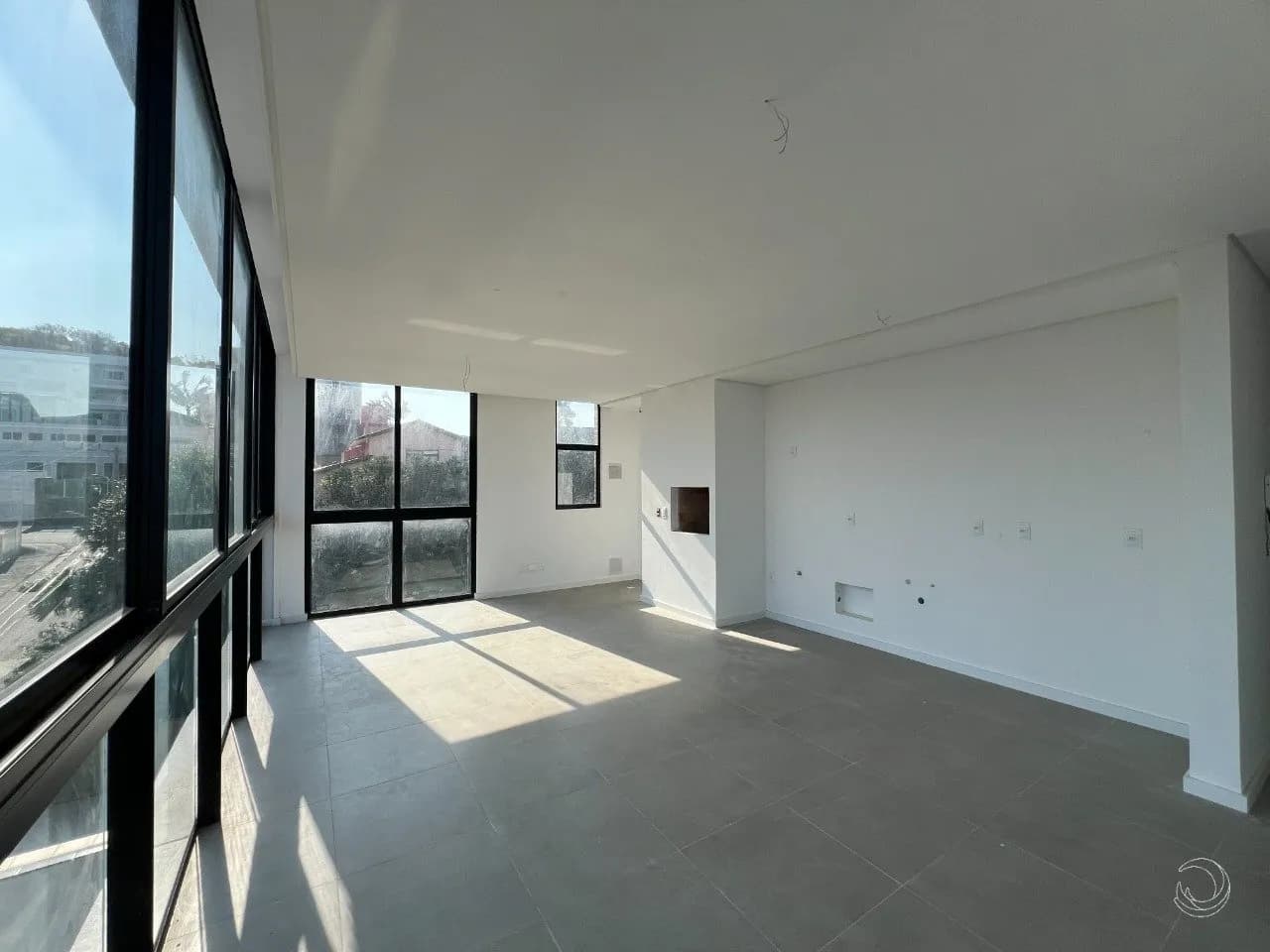 Apartamento para venda com 2 dormitórios em Coqueiros com 83 m² — foto 4