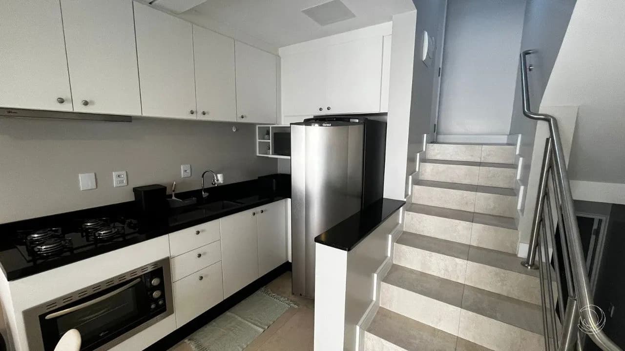 Apartamento duplex para venda com 1 dormitório, em Praia Brava com 46 m² — foto 2