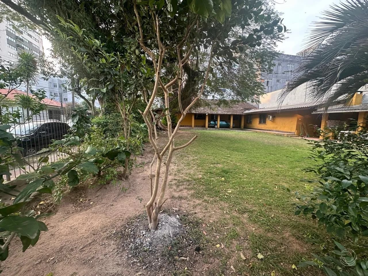 Terreno para venda em Coqueiros com 714 m² — foto 2