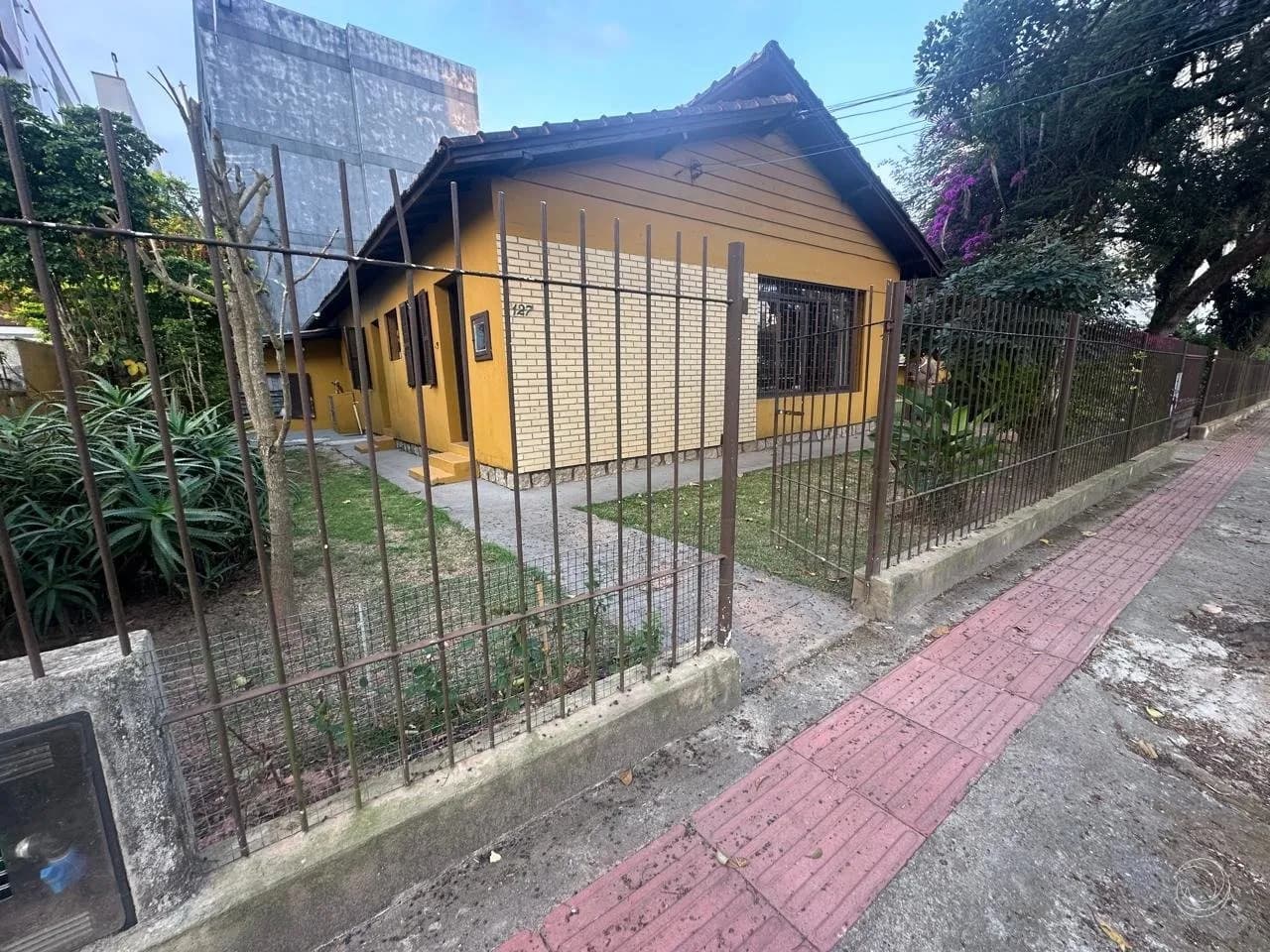 Terreno para venda em Coqueiros com 714 m² — foto 4