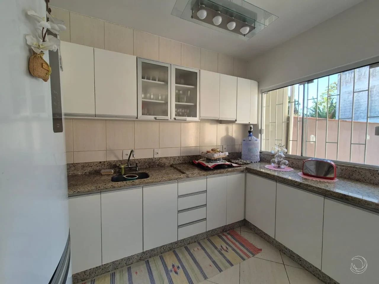 Casa para venda com 3 dormitórios em Coqueiros com 195 m² — foto 3