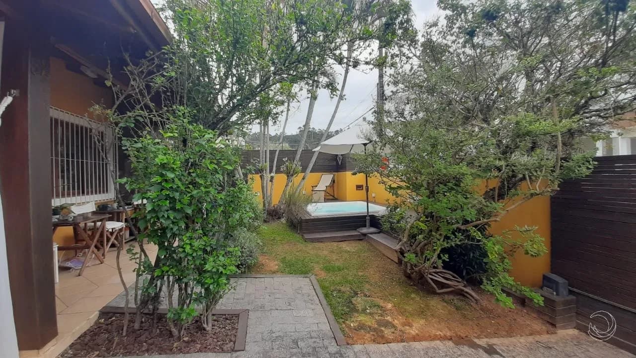 Casa para venda com 3 dormitórios em Canasvieiras com 126 m² — foto 2