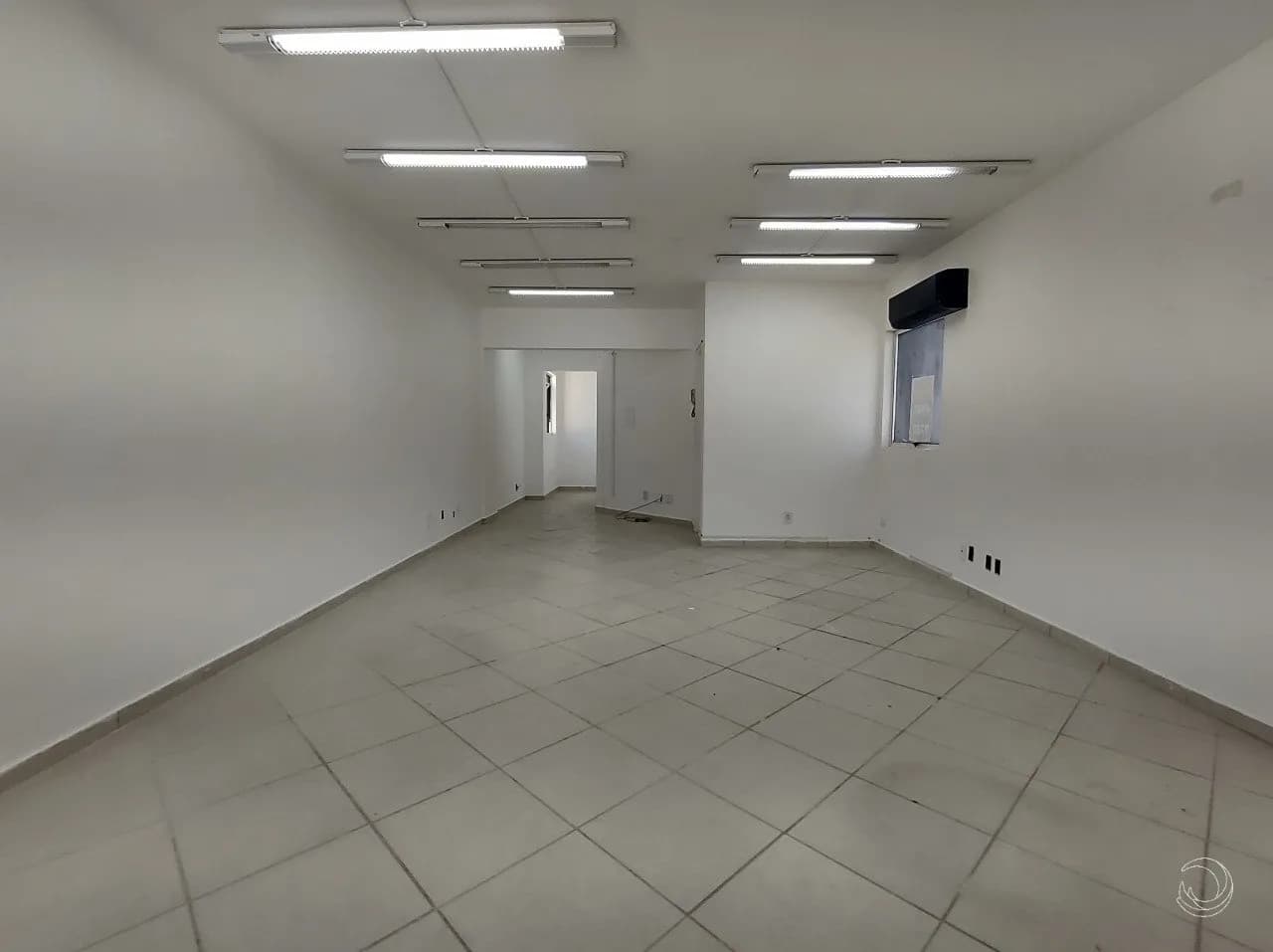 Sala comercial para venda em Centro com 42 m² — foto principal
