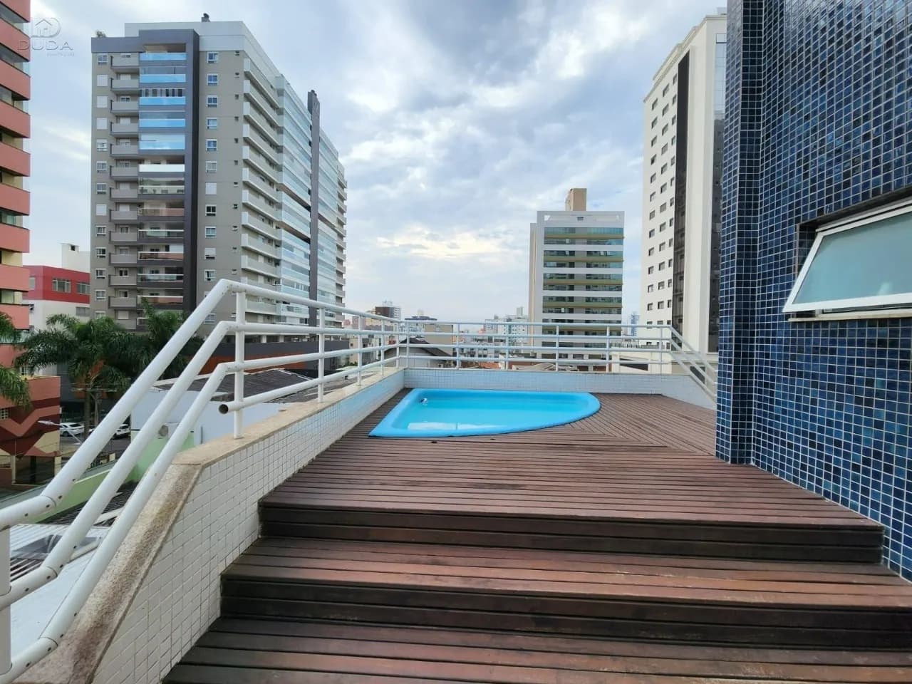 Apartamento para venda com 3 dormitórios em Kobrasol com 190 m² — foto principal