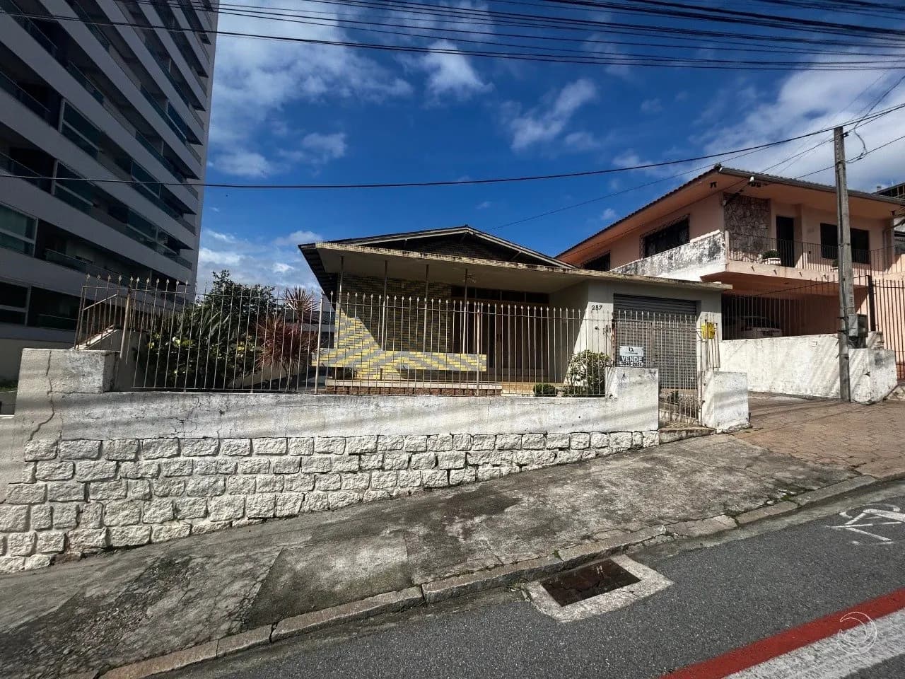 Terreno para venda em Barreiros com 378 m² — foto principal