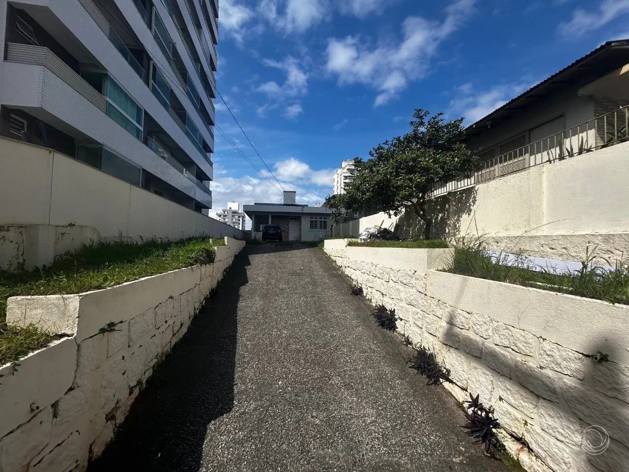 Terreno para venda em Barreiros com 378 m² — foto principal