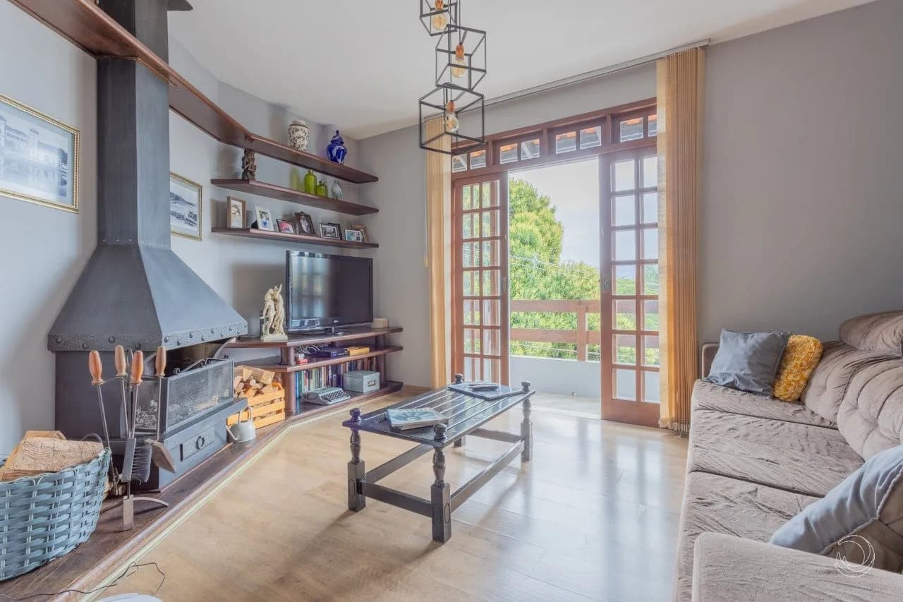 Casa para venda com 5 dormitórios em Côrrego Grande com 333 m² — foto principal