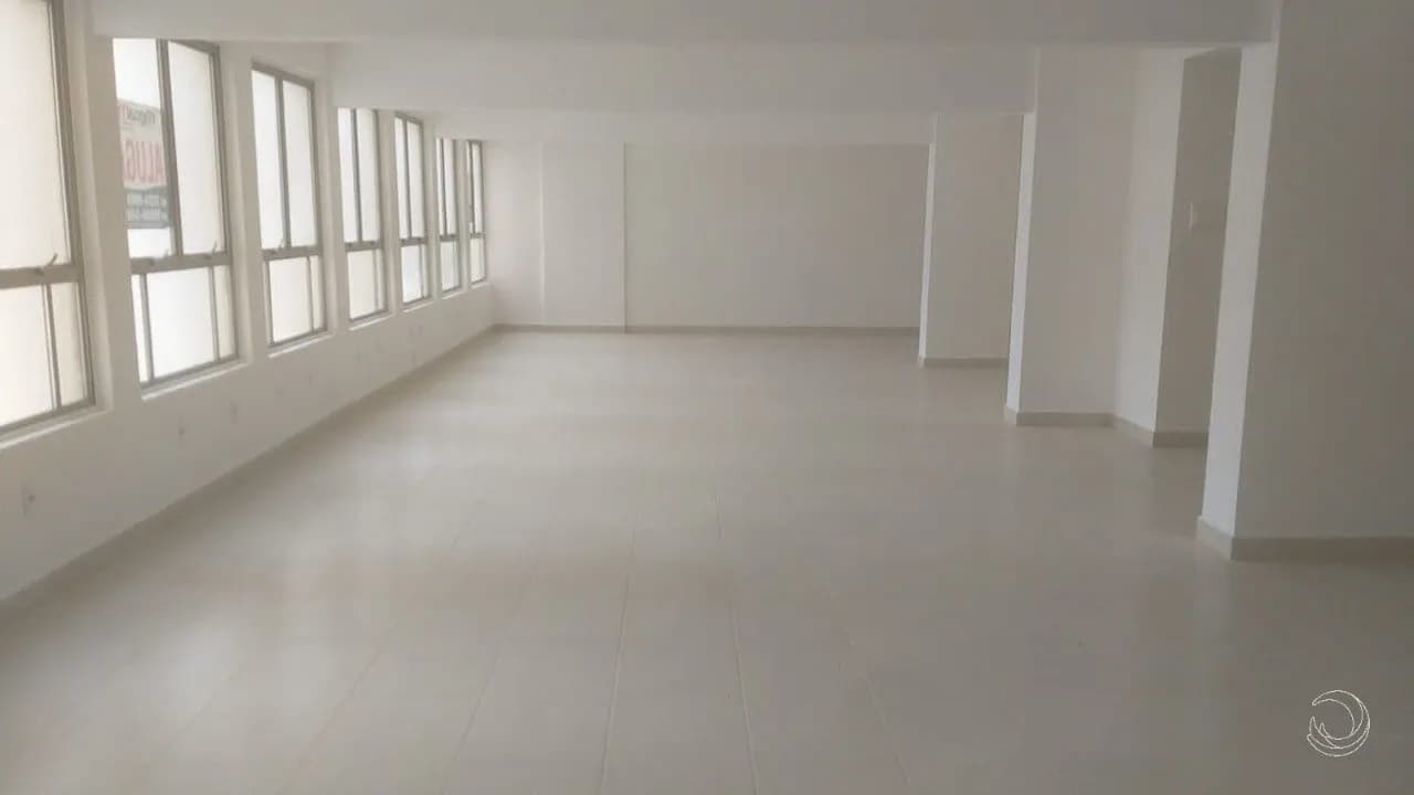 Sala comercial para venda em Centro com 211 m² — foto principal