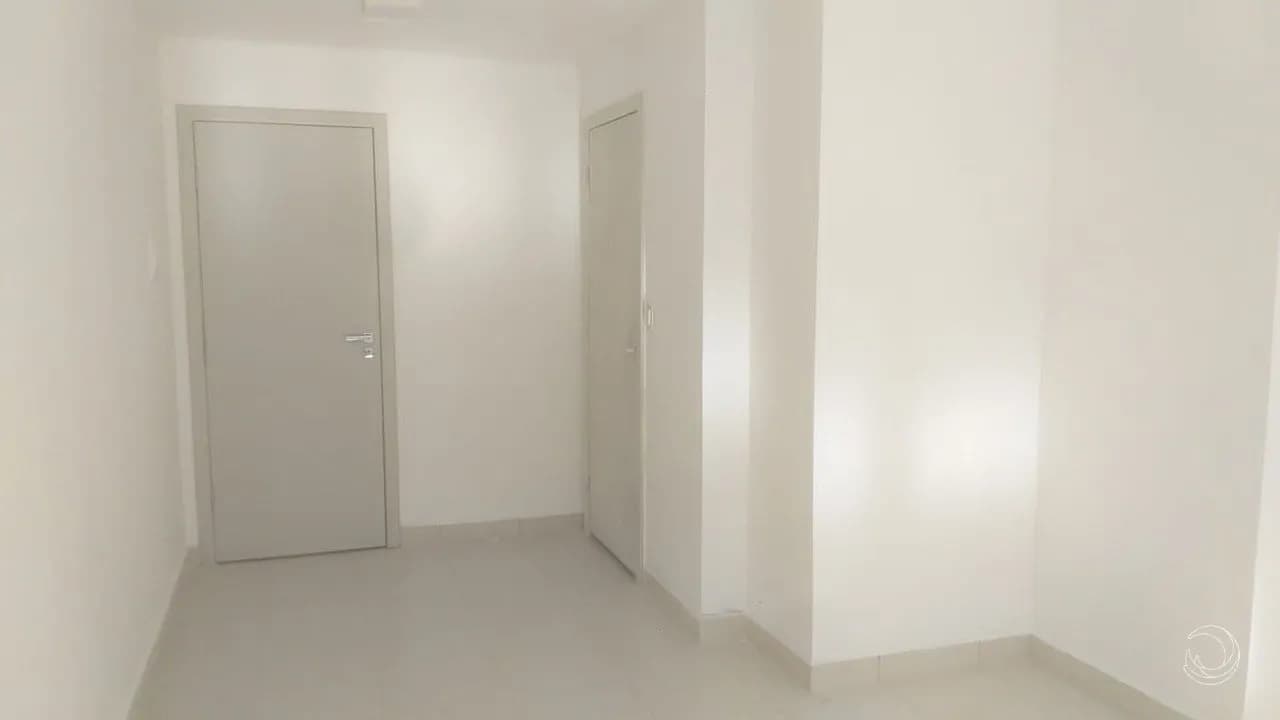 Sala comercial para venda em Centro com 211 m² — foto 2