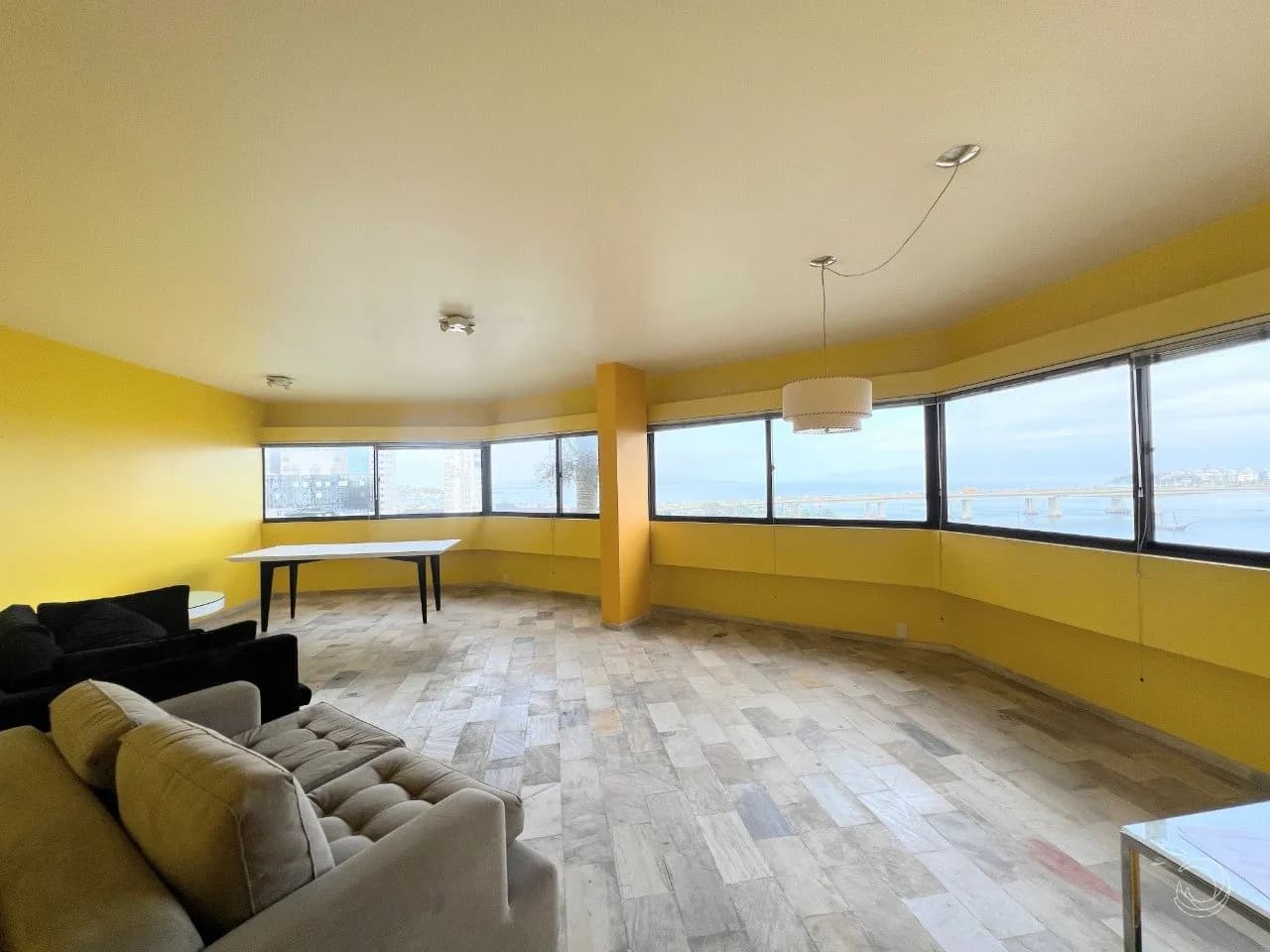Apartamento para venda com 4 dormitórios em Centro com 160 m² — foto principal