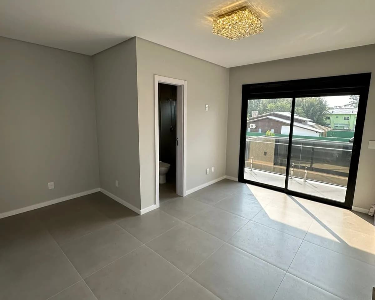 Casa para venda com 3 dormitórios em Ingleses Do Rio Vermelho com 165 m² — foto principal