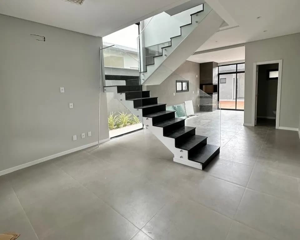Casa para venda com 3 dormitórios em Ingleses Do Rio Vermelho com 165 m² — foto 2