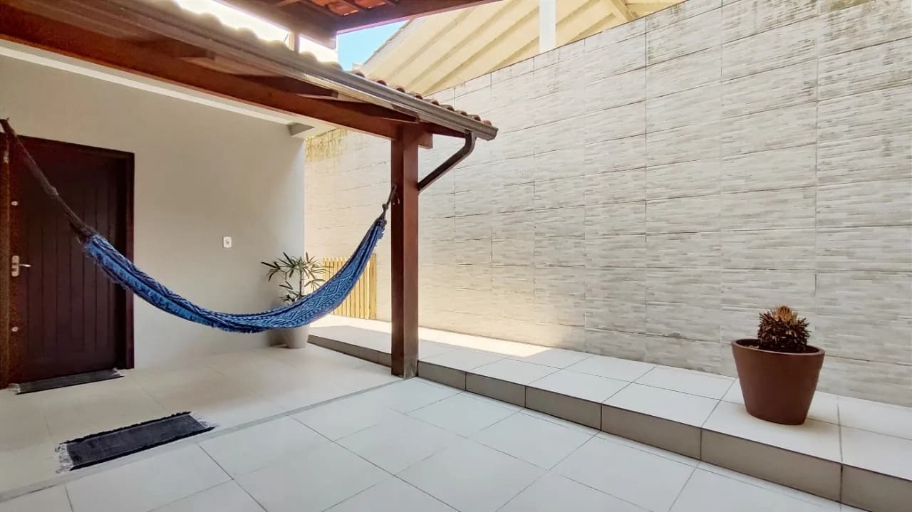 Casa para venda com 2 dormitórios em Morro Das Pedras com 74 m² — foto 2