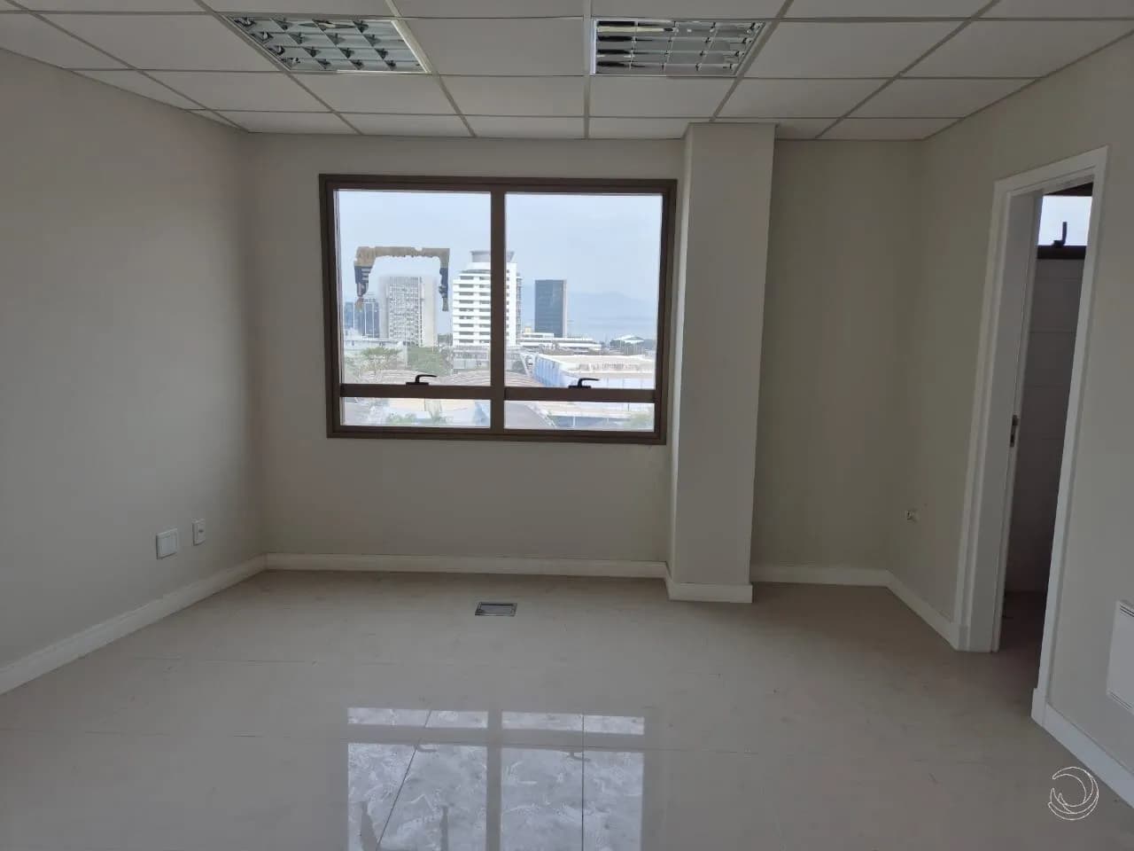 Sala comercial para venda em Centro com 29 m² — foto 4
