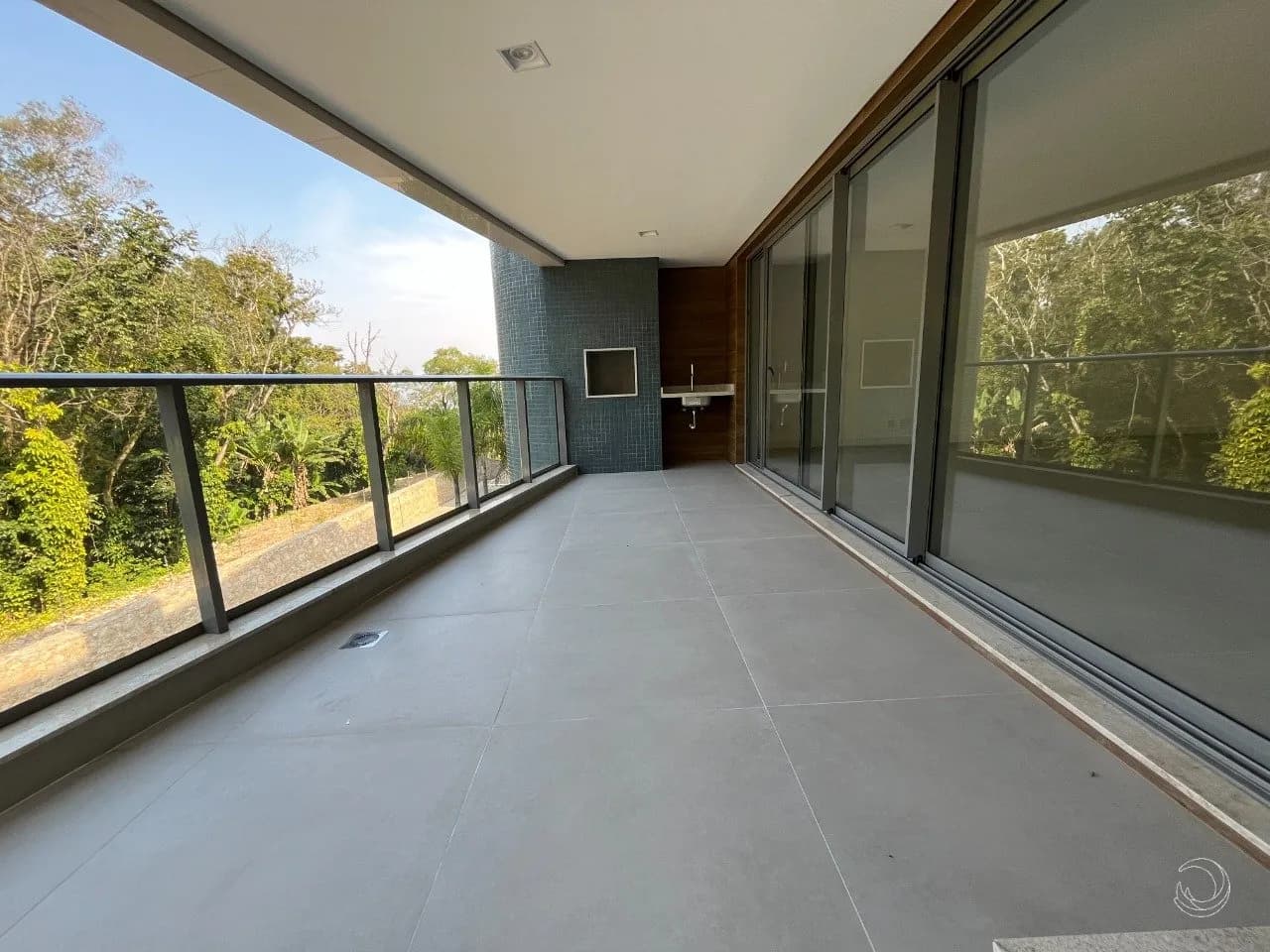 Apartamento para venda com 3 dormitórios em Cacupé com 165 m² — foto principal