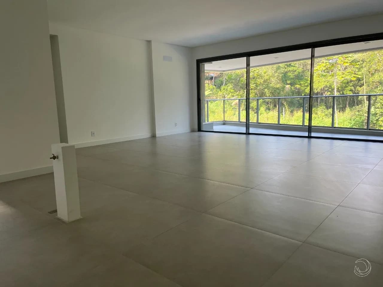 Apartamento para venda com 3 dormitórios em Cacupé com 165 m² — foto 2