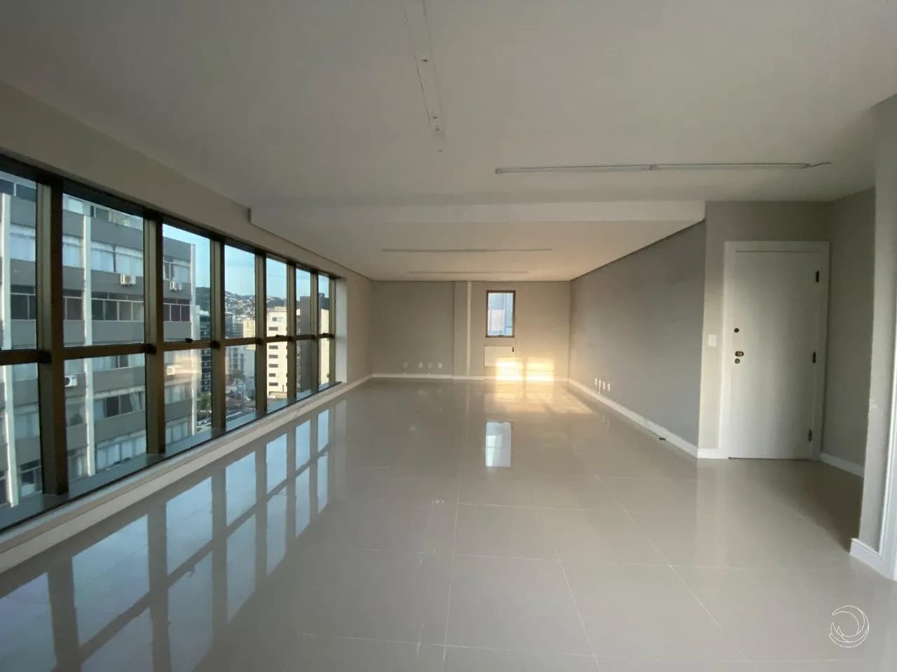 Sala comercial para venda em Centro com 53 m² — foto principal