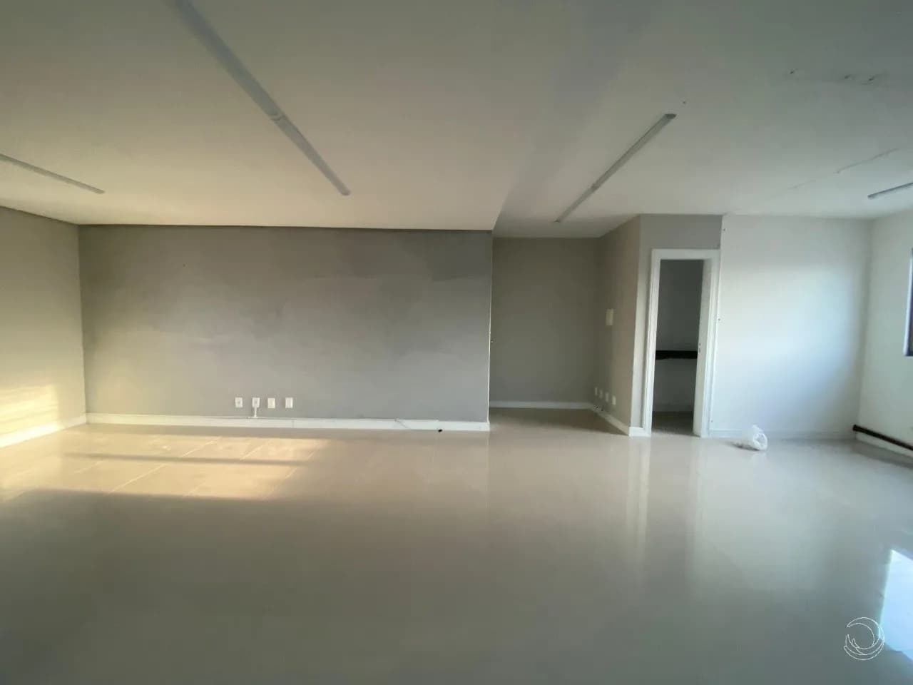 Sala comercial para venda em Centro com 53 m² — foto 2