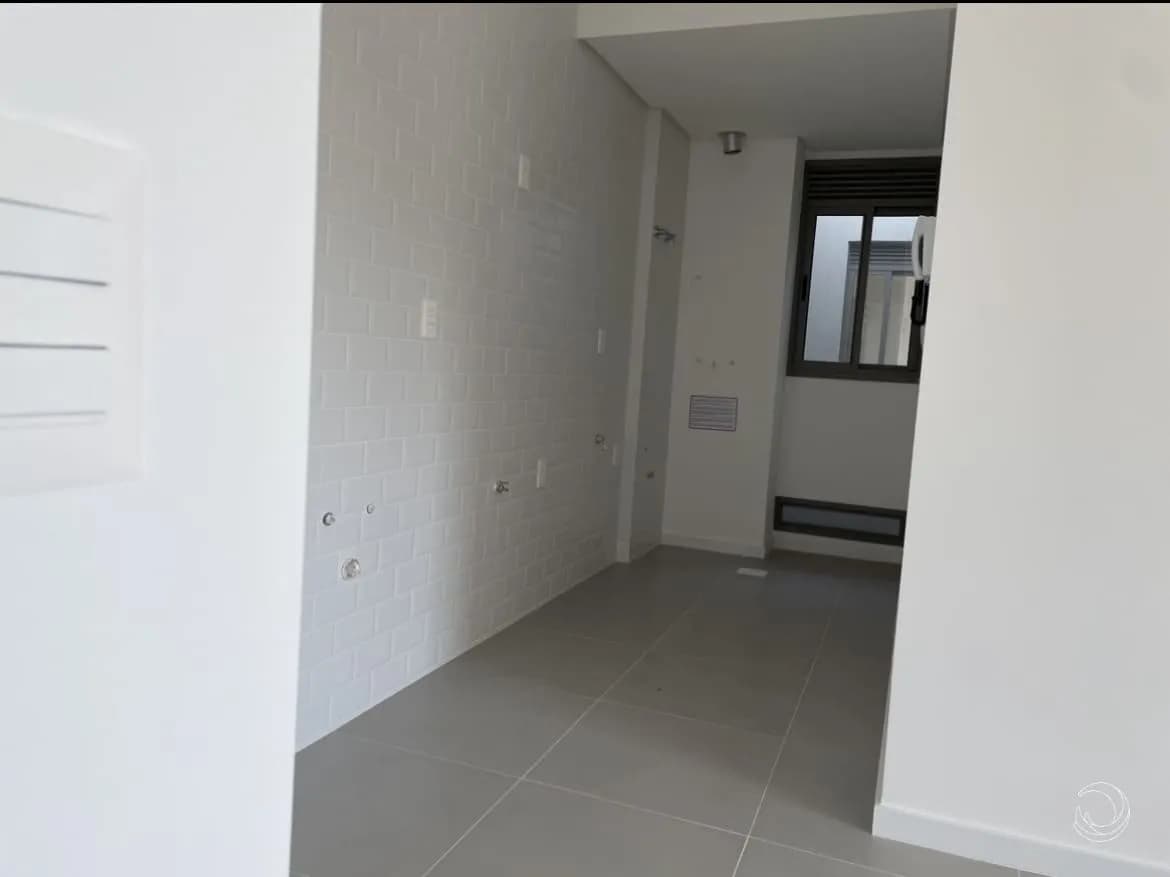 Apartamento para venda com 2 dormitórios em Cacupé com 66 m² — foto 2