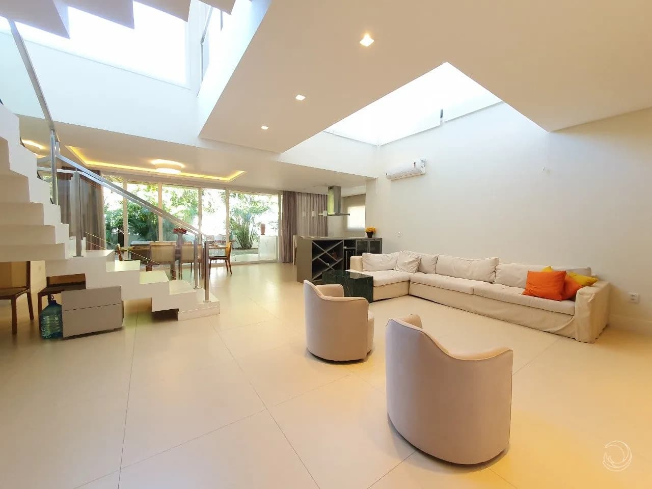 Casa para venda com 4 dormitórios em Rio Tavares com 454 m² — foto principal