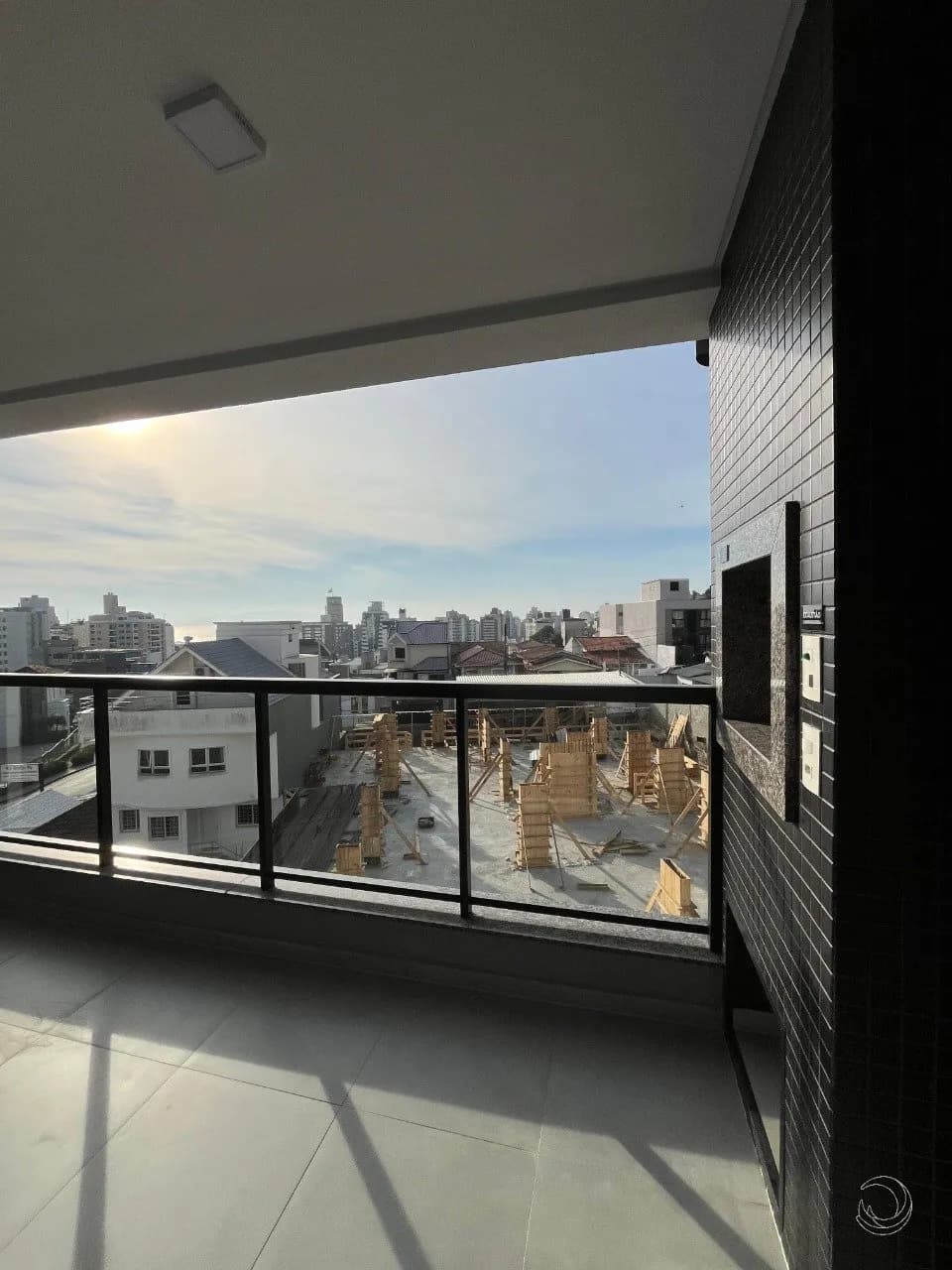 Apartamento para venda com 3 dormitórios em Centro com 110 m² — foto 2