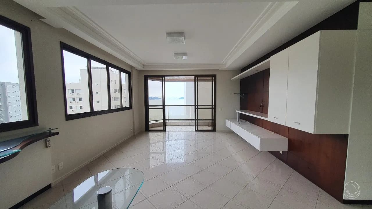 Apartamento para venda com 3 dormitórios em Agronômica com 121 m² — foto principal