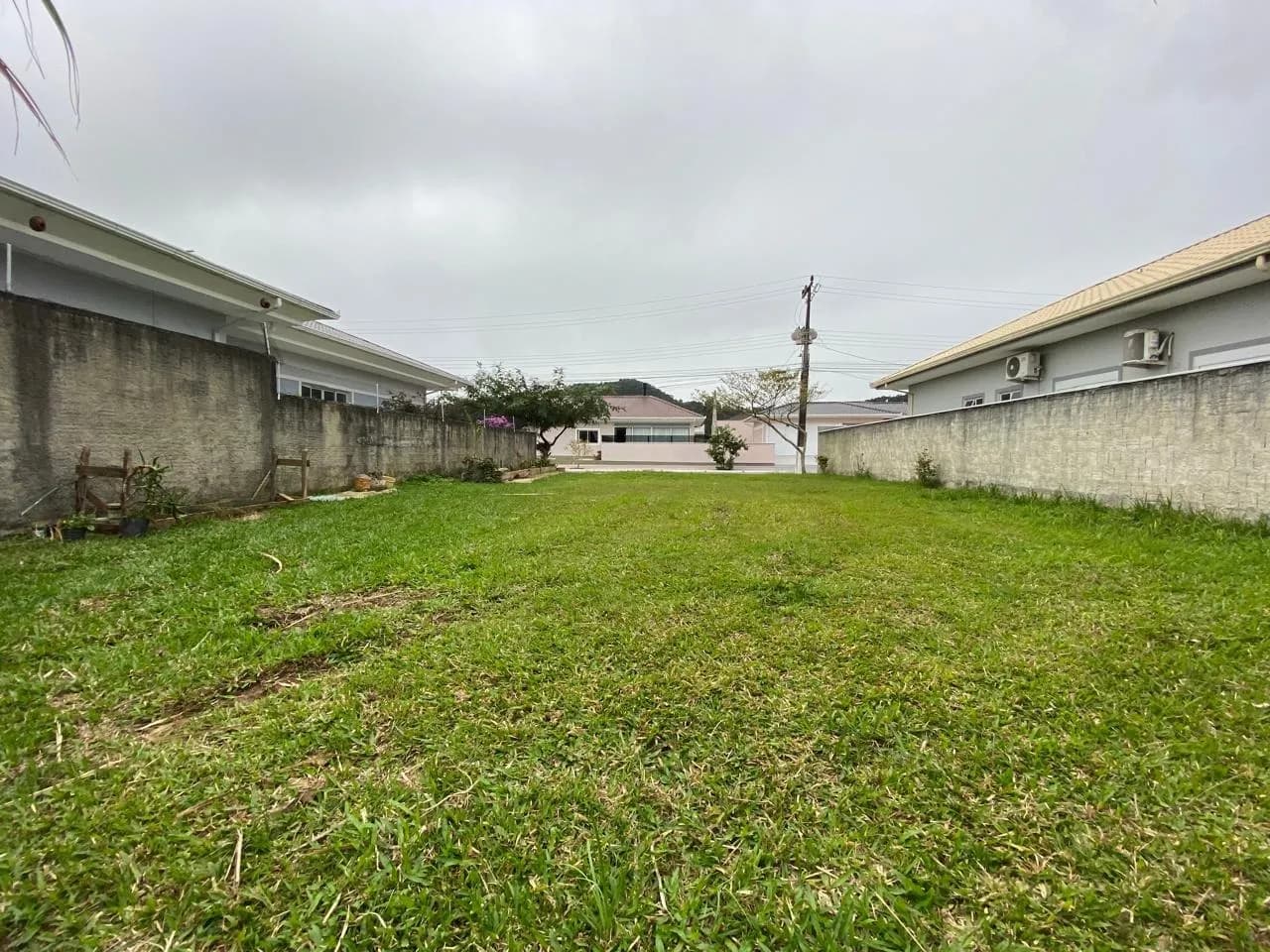 Terreno para venda em Praia De Fora com 307 m²