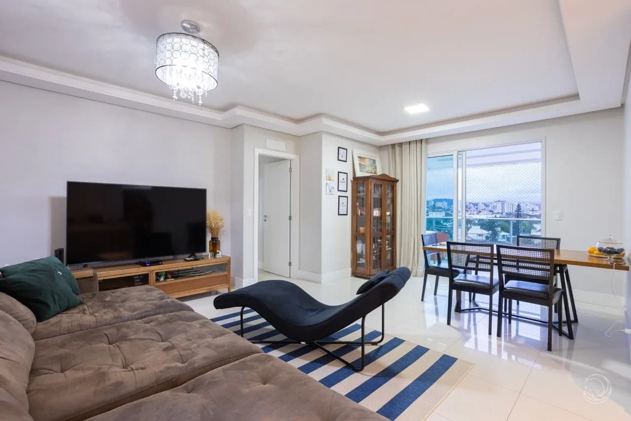 Apartamento para venda com 3 dormitórios em Balneário com 124 m² — foto principal