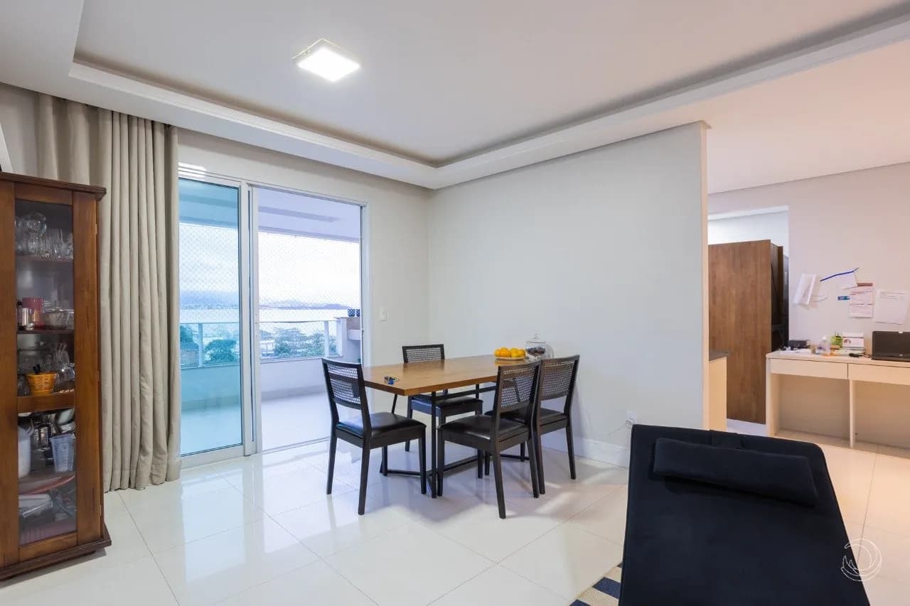 Apartamento para venda com 3 dormitórios em Balneário com 124 m² — foto 2