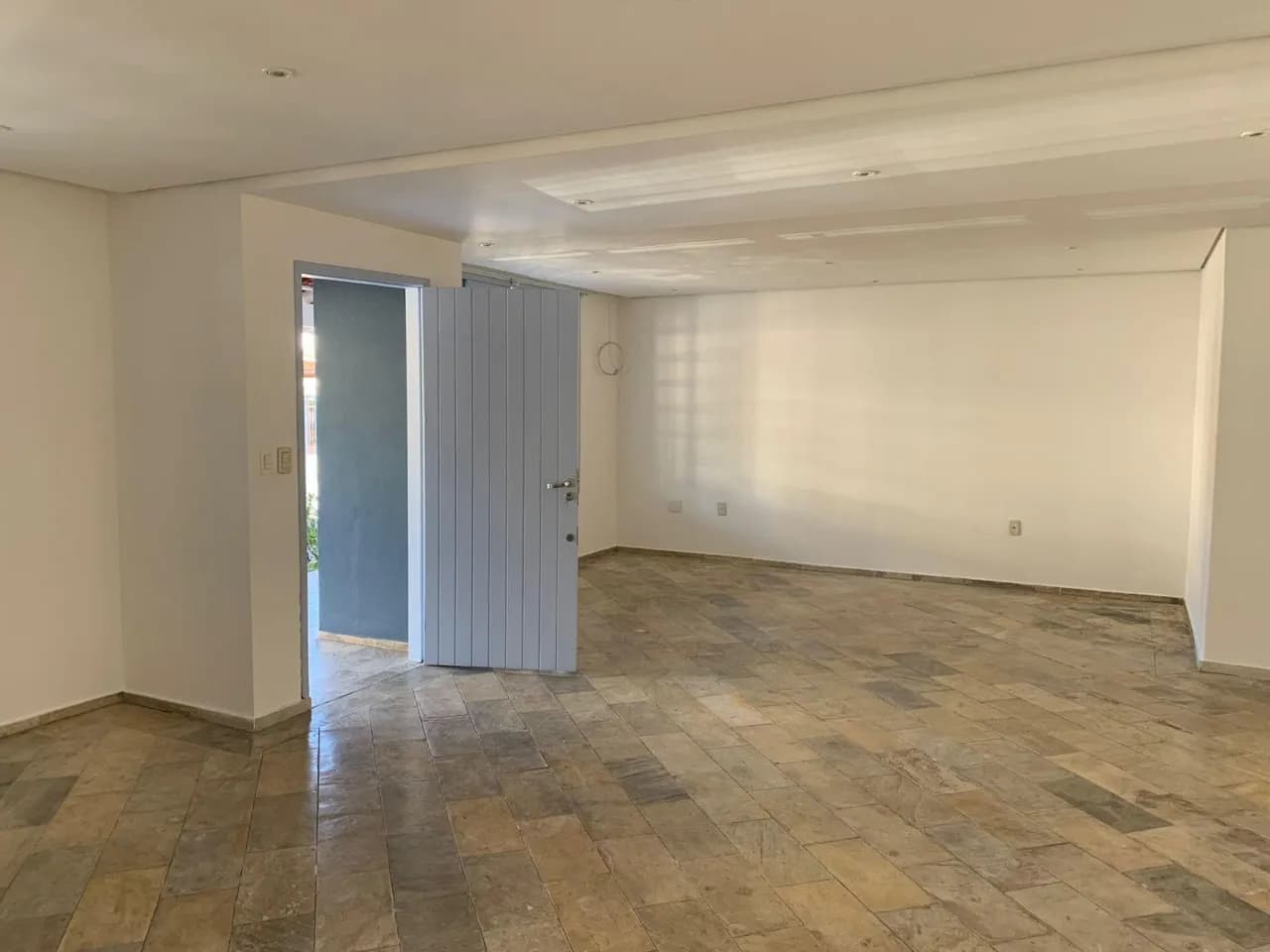 Casa para venda com 4 dormitórios em Santa Mônica com 191 m² — foto 2