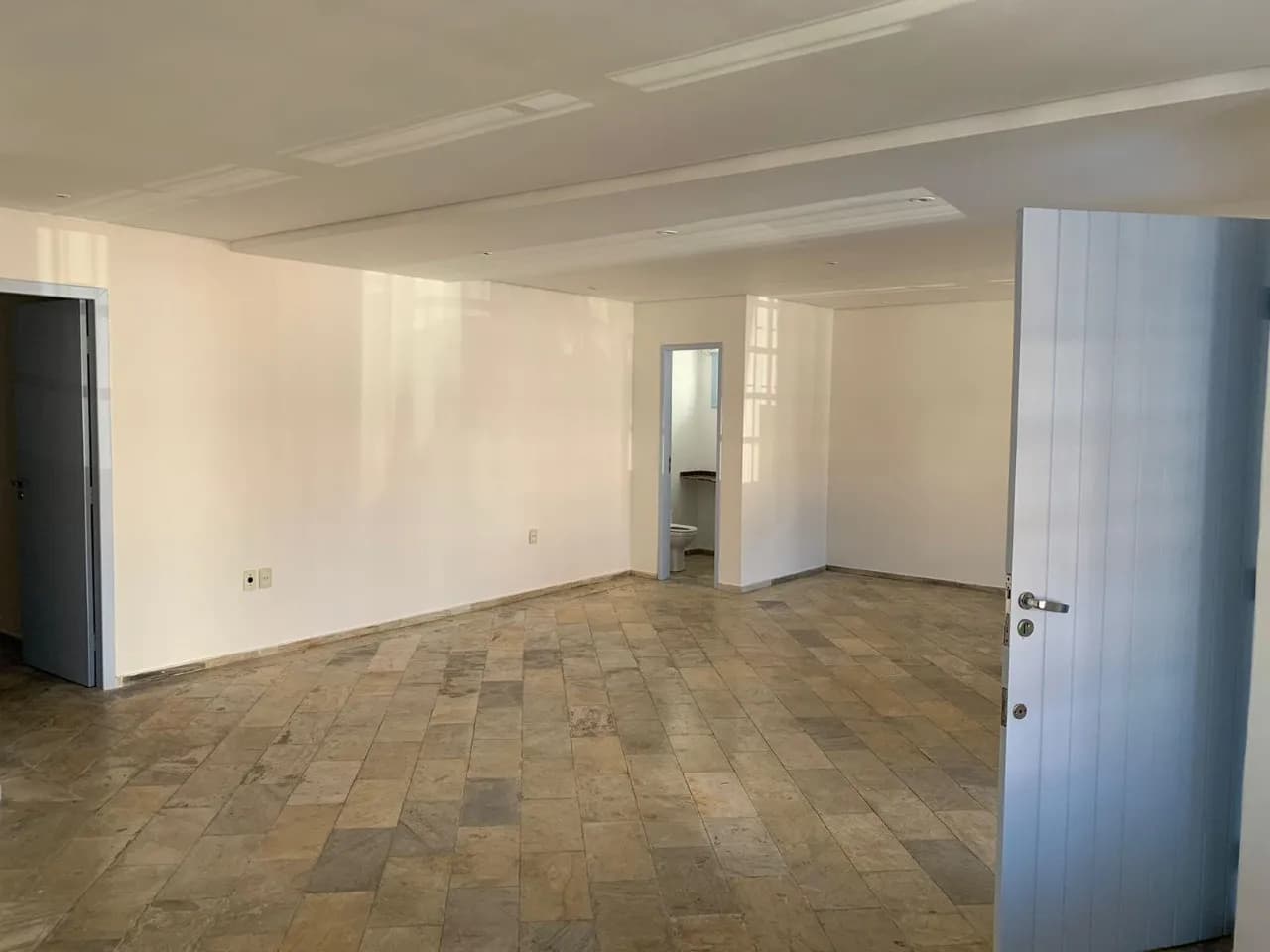 Casa para venda com 4 dormitórios em Santa Mônica com 191 m² — foto 3