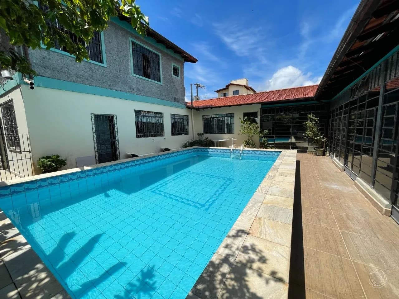 Casa para venda com 6 dormitórios em Canasvieiras com 343 m² — foto principal