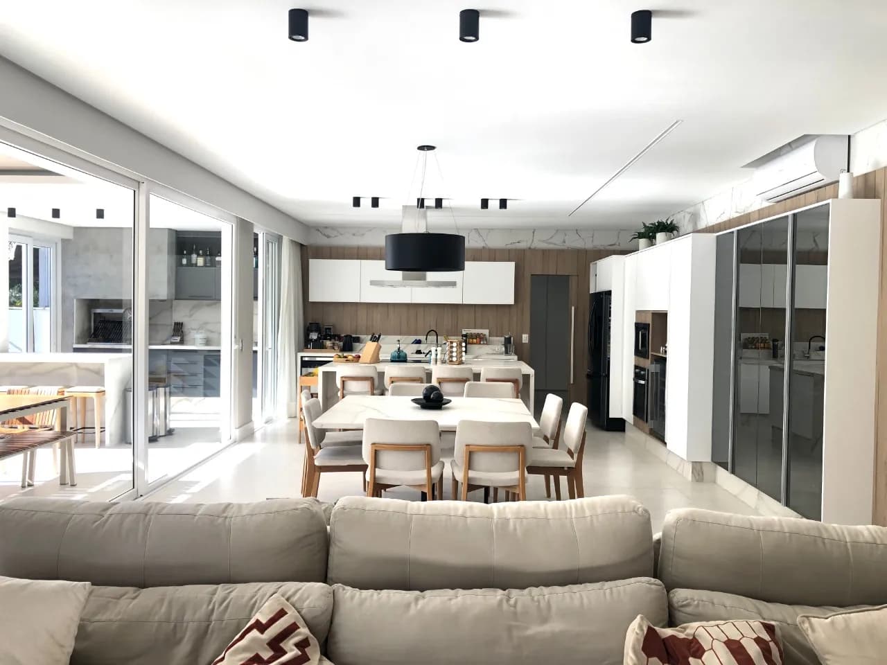 Casa para venda com 3 dormitórios em Rio Tavares com 375 m² — foto principal