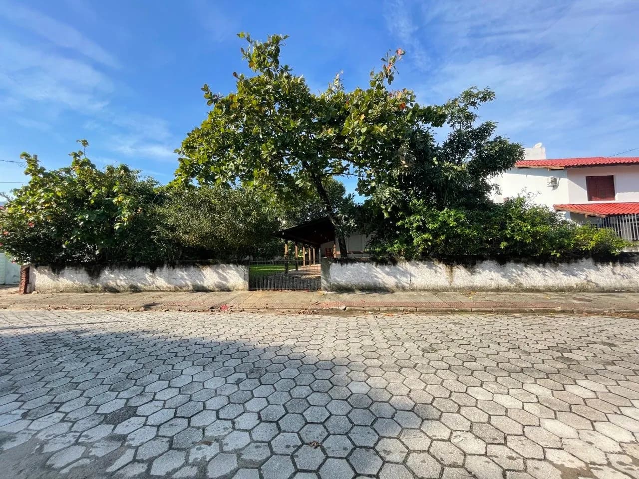 Terreno para venda em Cachoeira Do Bom Jesus com 600 m²