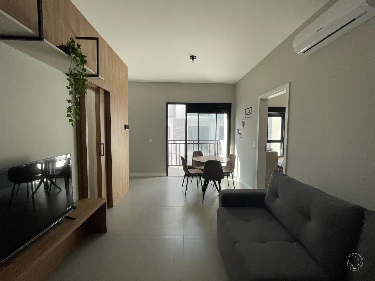 Apartamento para venda com 1 dormitório, em Cachoeira Do Bom Jesus com 53 m² — foto principal