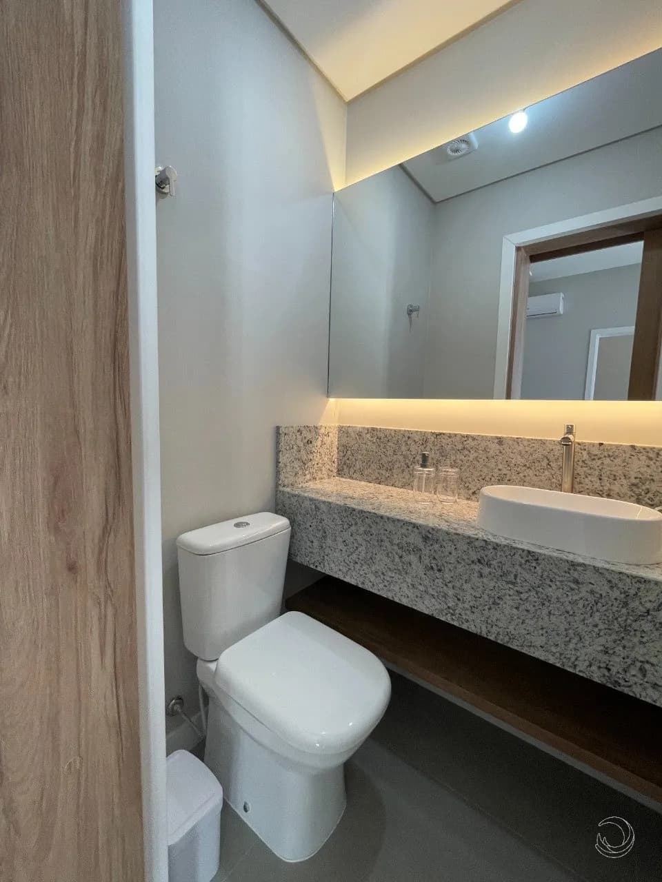 Apartamento para venda com 1 dormitório, em Cachoeira Do Bom Jesus com 53 m² — foto 3