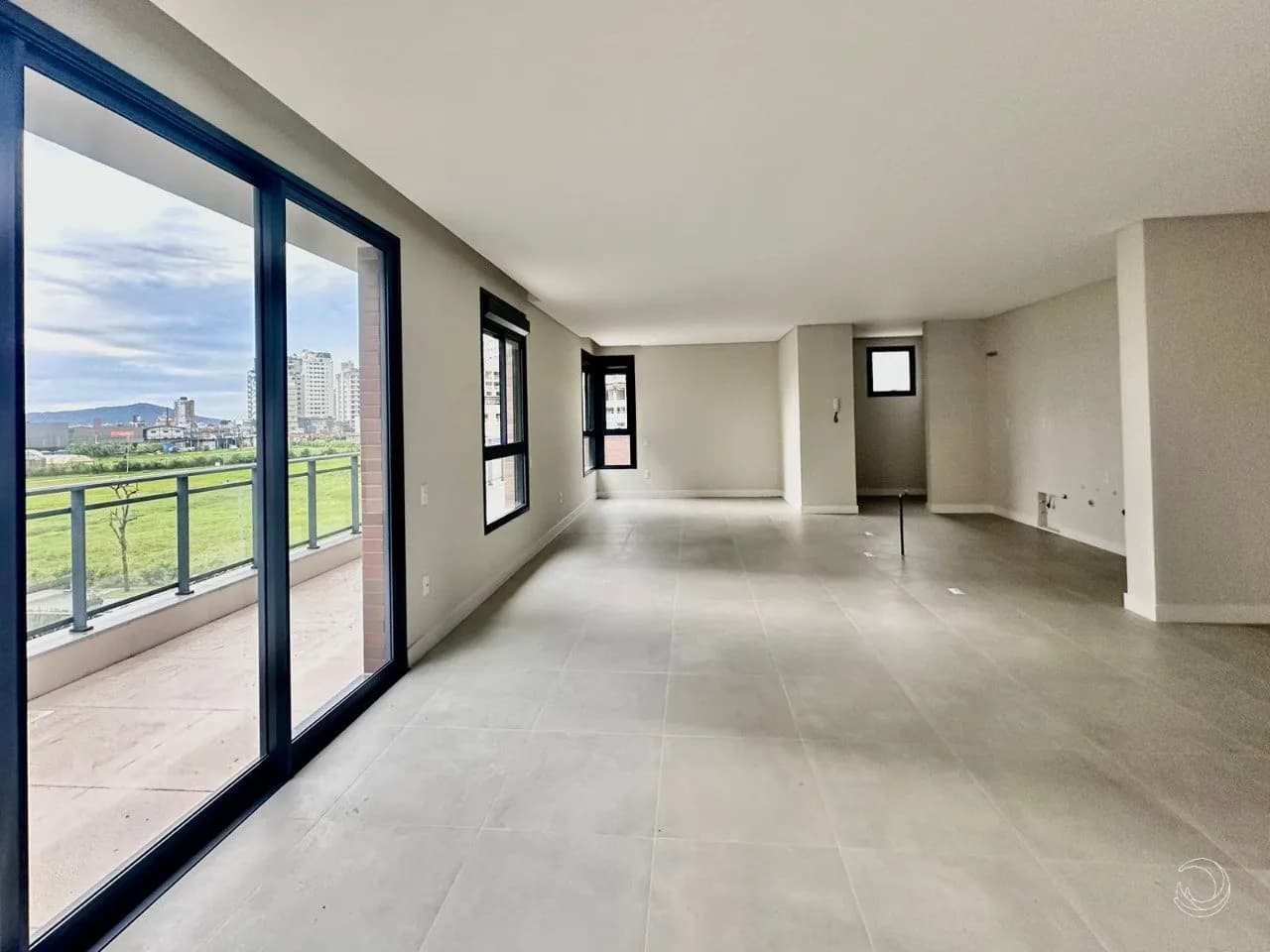 Apartamento para venda com 3 dormitórios em Pedra Branca com 242 m²