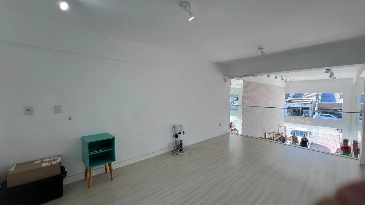 Loja para venda em Lagoa Da Conceição com 100 m² — foto principal