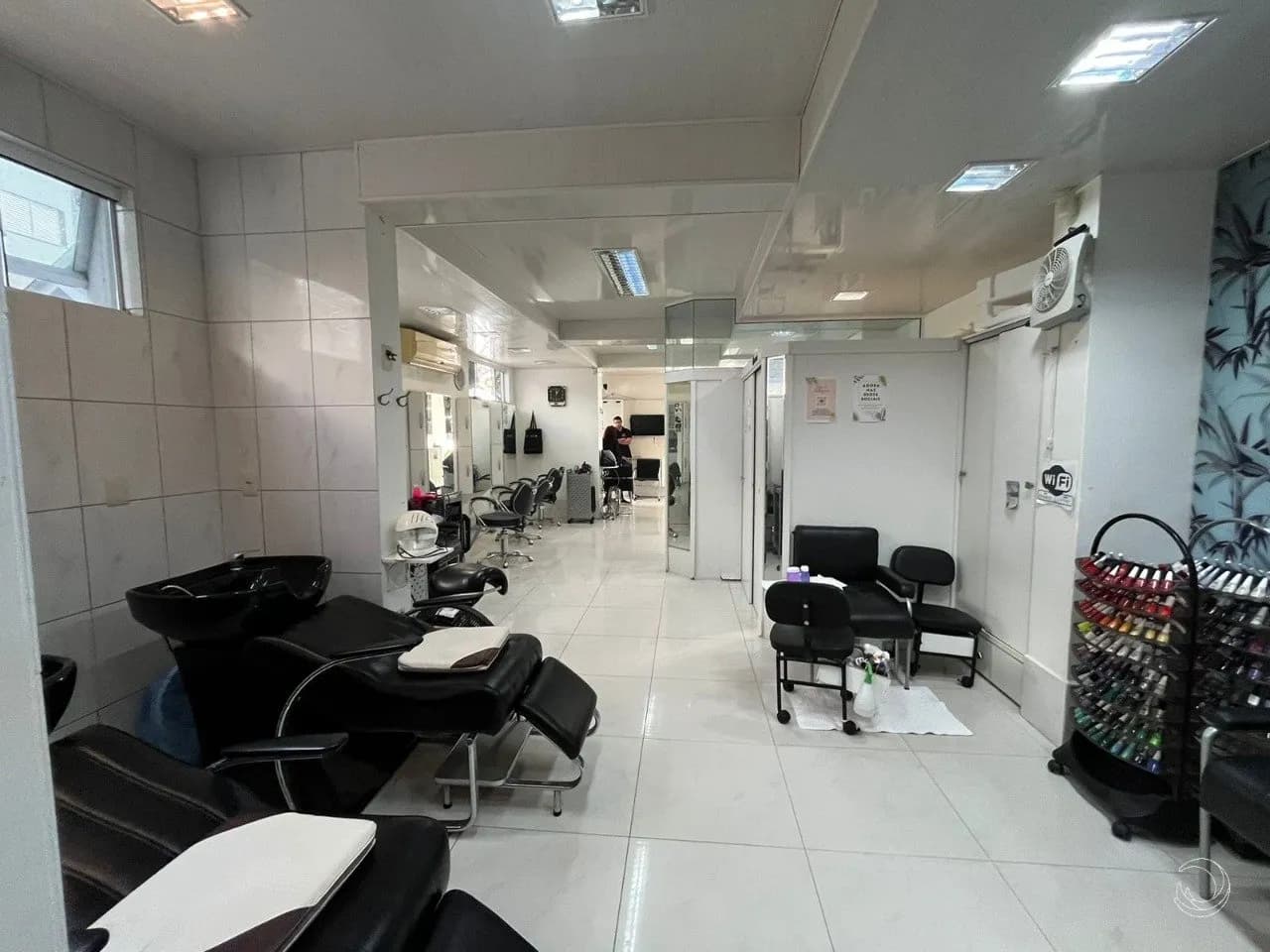 Loja para venda em Carvoeira com 104 m² — foto principal