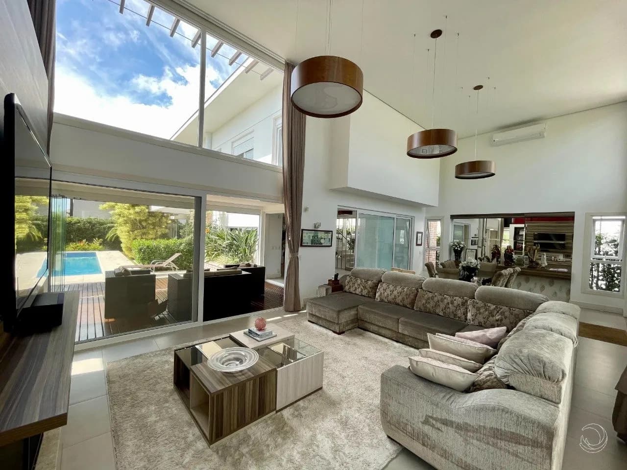 Casa para venda com 4 dormitórios em Lagoa Da Conceição com 569 m²